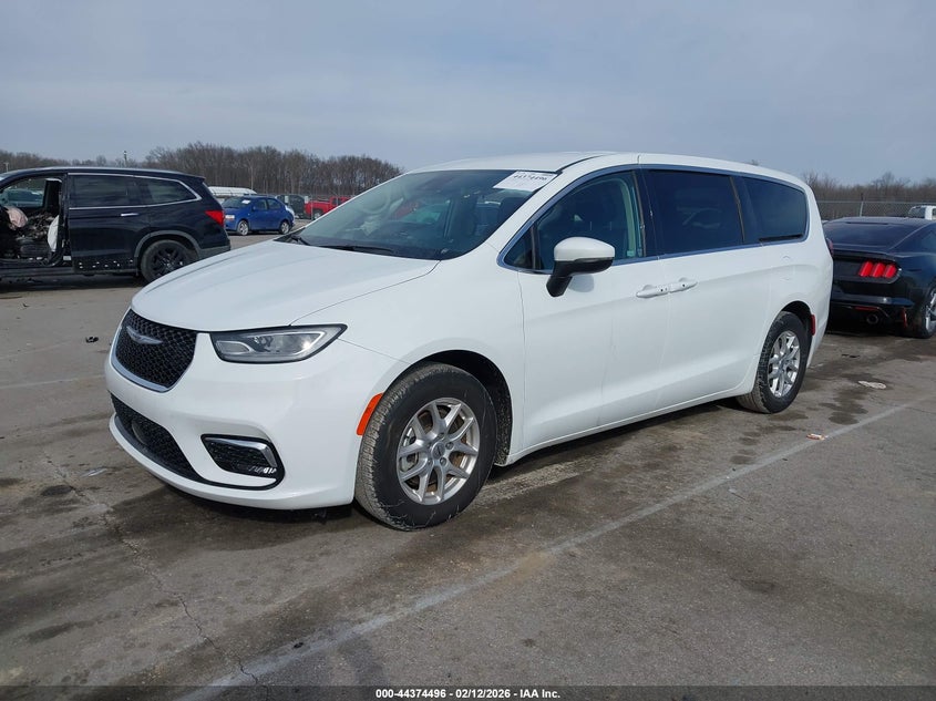 Vin: 2c4rc1bg6pr532965, lot: 44870983, chrysler pacifica touring l 20232