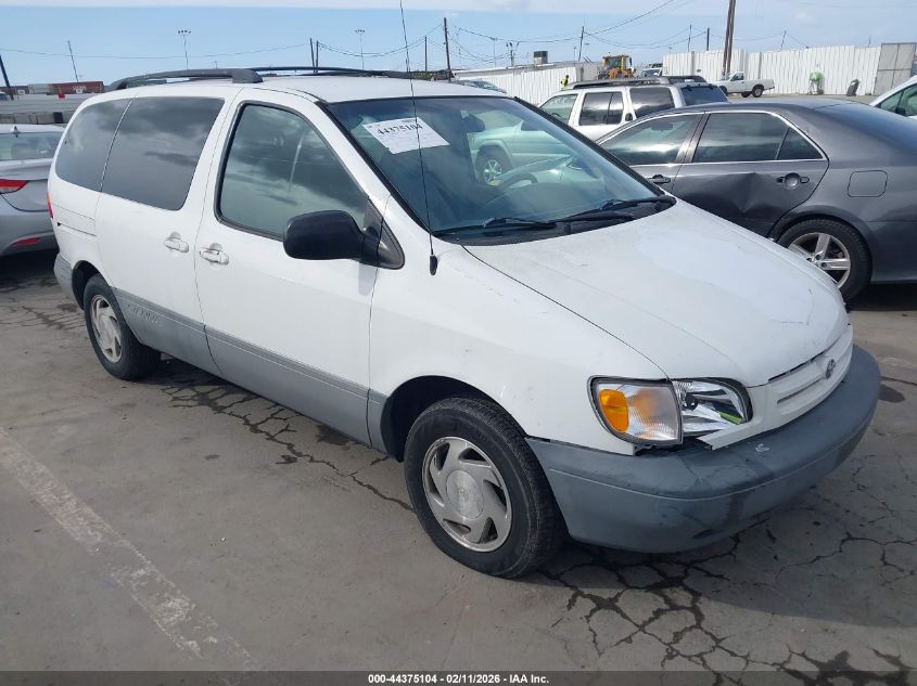 1999 Toyota Sienna Le