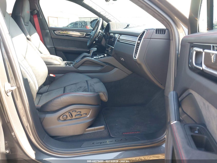 2022 Porsche Cayenne Coupe Gts