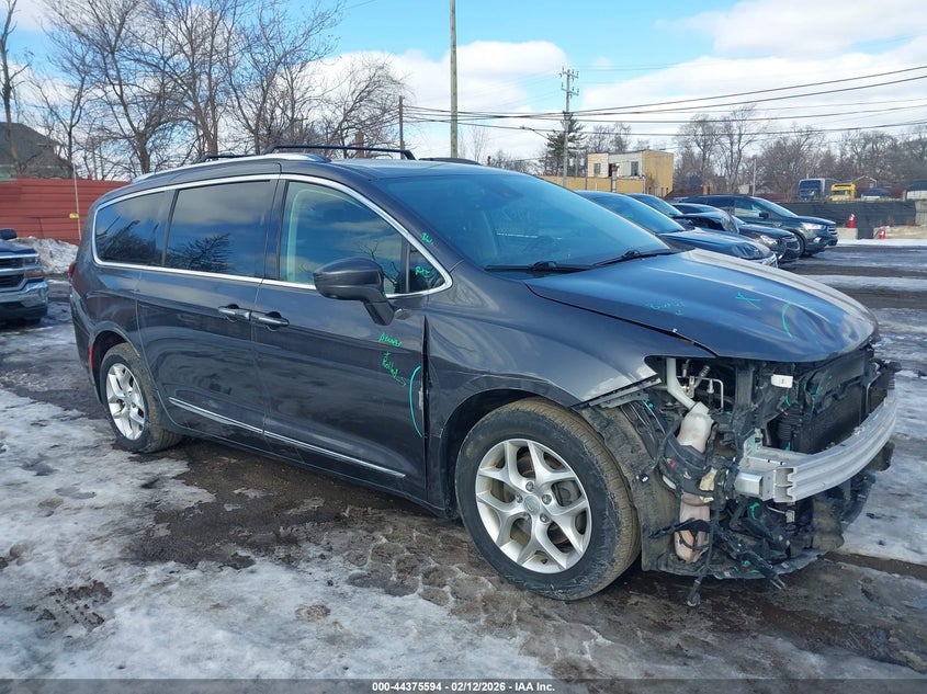 2018 Chrysler Pacifica Touring L Plus