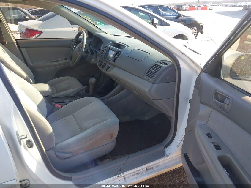 2004 Toyota Camry Le