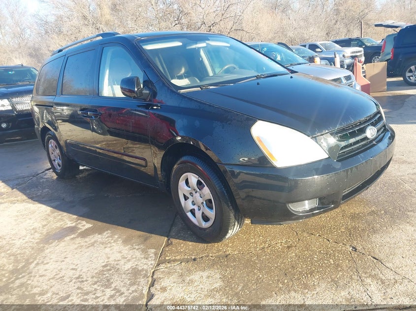2010 Kia Sedona Lx