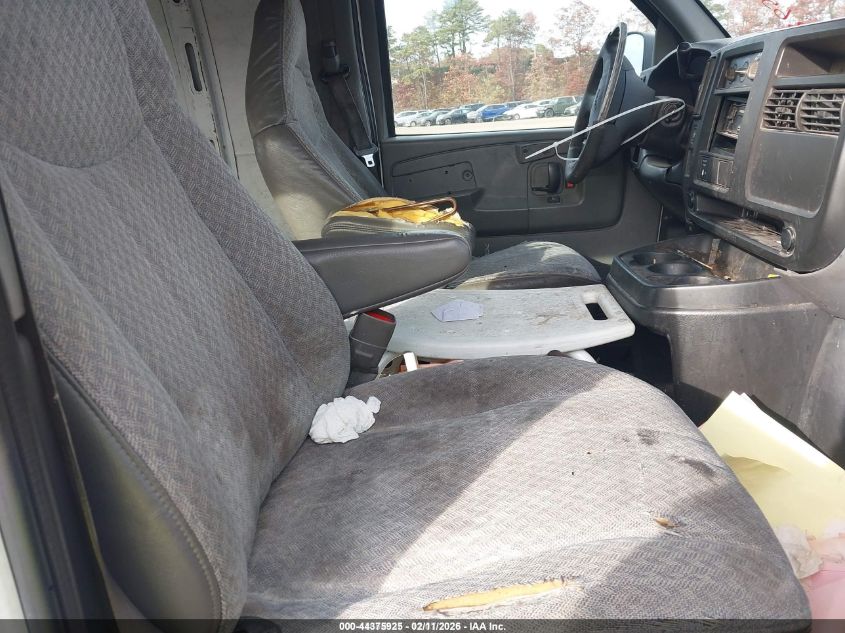 2005 GMC Savana Standard