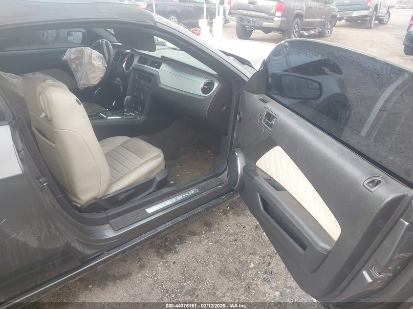 2013 Ford Mustang V6 Premium