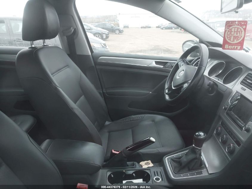 2015 Volkswagen Golf Sportwagen Tdi Se 4-Door