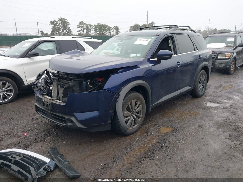2022 Nissan Pathfinder Sv 4Wd