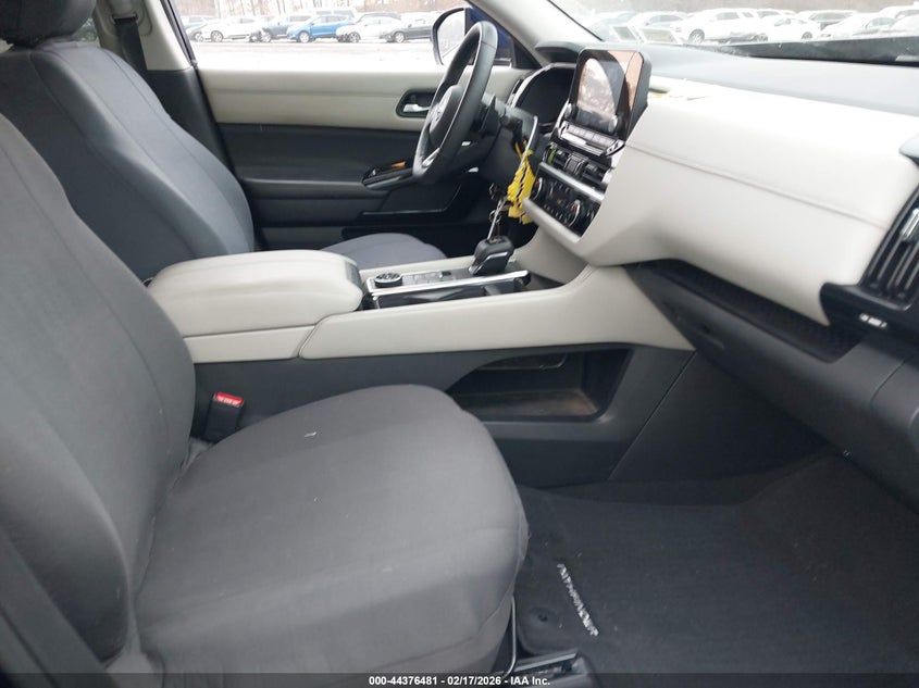 2022 Nissan Pathfinder Sv 4Wd