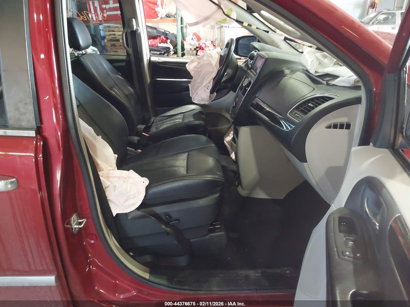 2015 Chrysler Town & Country Touring-L