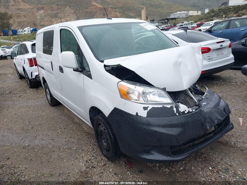 2015 NISSAN NV200 SV