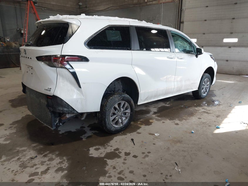 TOYOTA SIENNA - zdjęcie 4