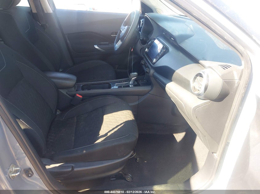 2022 Nissan Kicks Sv Xtronic Cvt