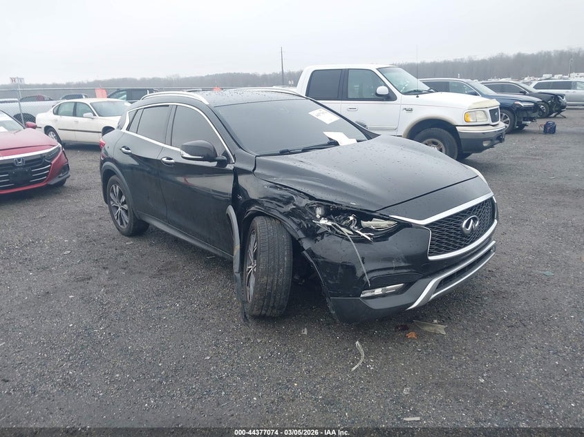 2017 INFINITI QX30 PREMIUM