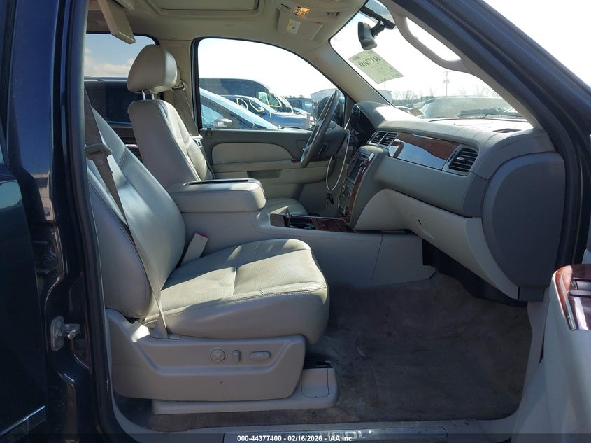 2011 Chevrolet Suburban 1500 Ltz