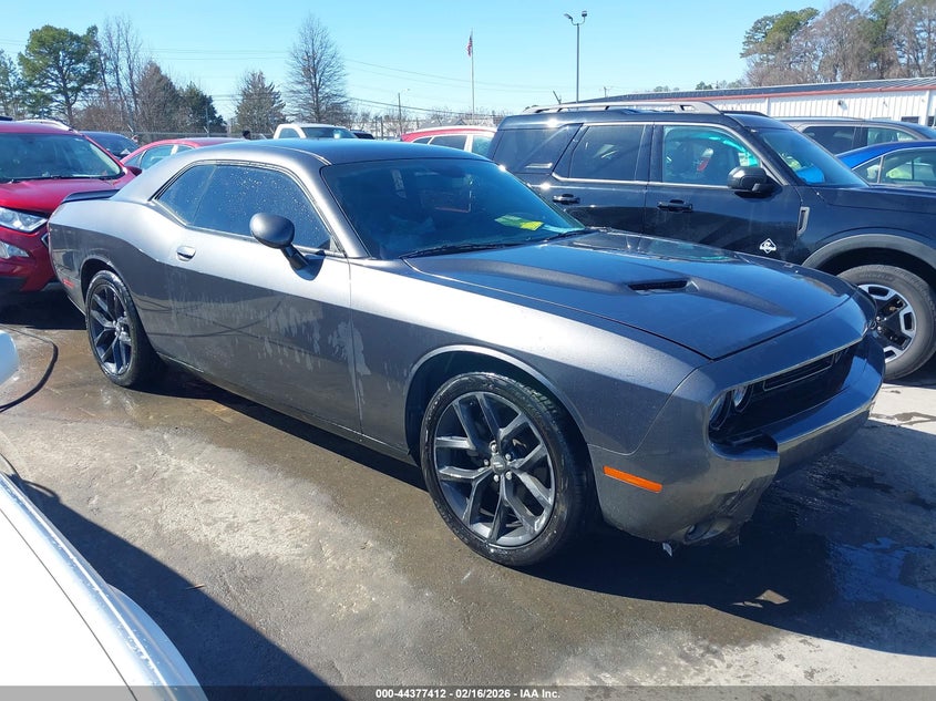 2022 Dodge Challenger Sxt