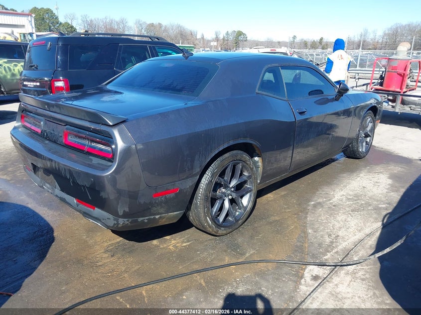 2022 Dodge Challenger Sxt
