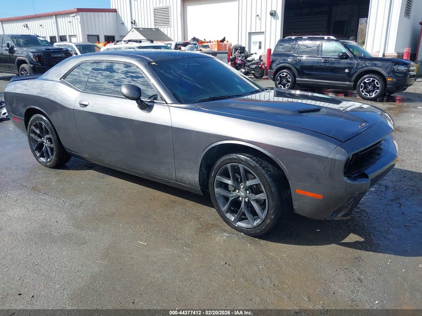 2022 Dodge Challenger Sxt