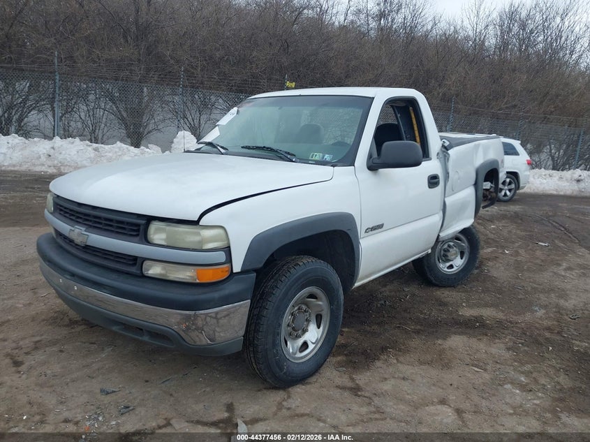 2000 CHEVROLET SILVERADO 2500 auction photo 2