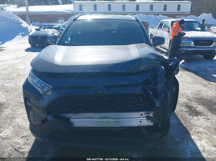 VIN JTMP1RFV7KD015903 2019 TOYOTA RAV4 XLE