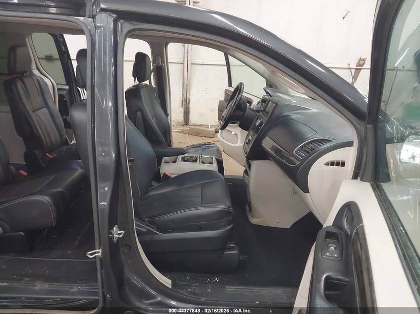 2012 Chrysler Town & Country Touring