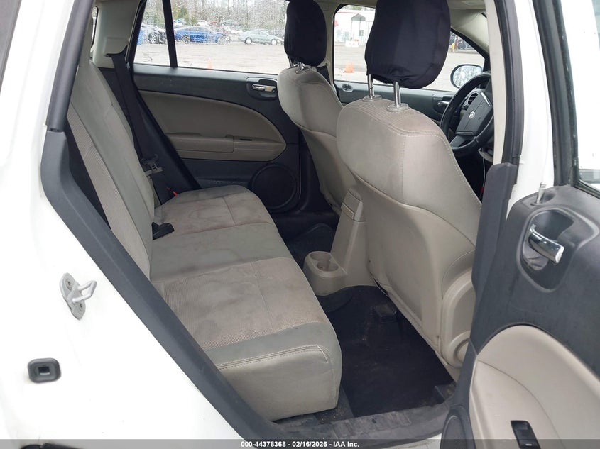 1B3CB3HA3BD154012 2011 Dodge Caliber 2.0 Mainstreet white