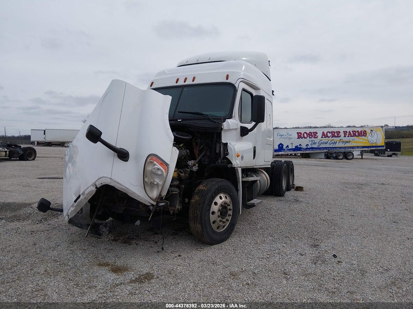 1FUJGLDVXFLGM6432 2015 Freightliner Cascadia 125 photo 1