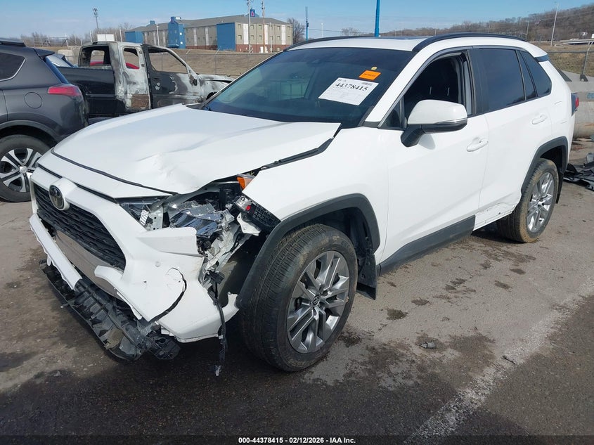VIN 2T3A1RFV8LC137357 2020 TOYOTA RAV4 XLE PREMIUM