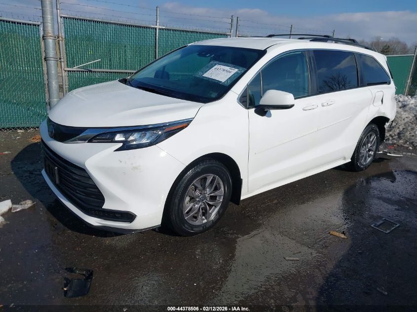 2023 Toyota Sienna Le