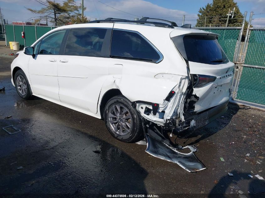 2023 Toyota Sienna Le