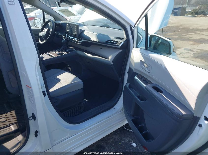 2023 Toyota Sienna Le