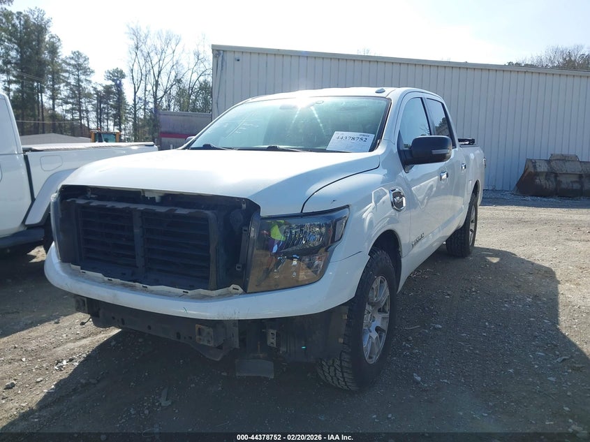 2017 Nissan Titan Sv