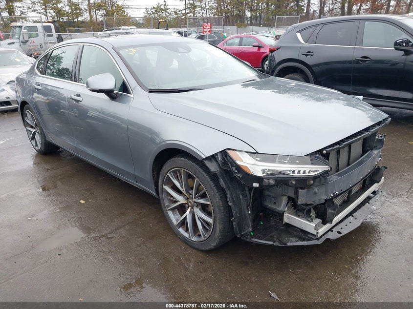 2018 Volvo S90 T5 Momentum