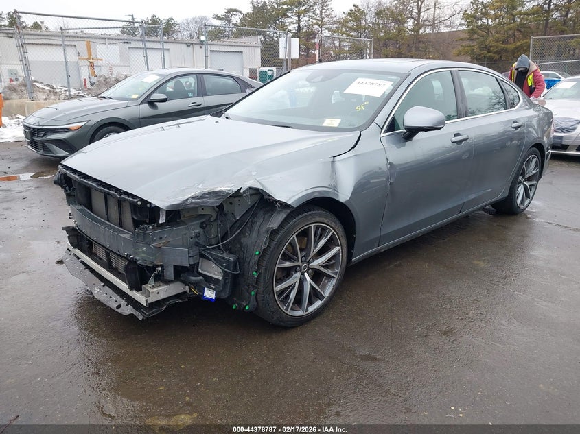 2018 Volvo S90 T5 Momentum