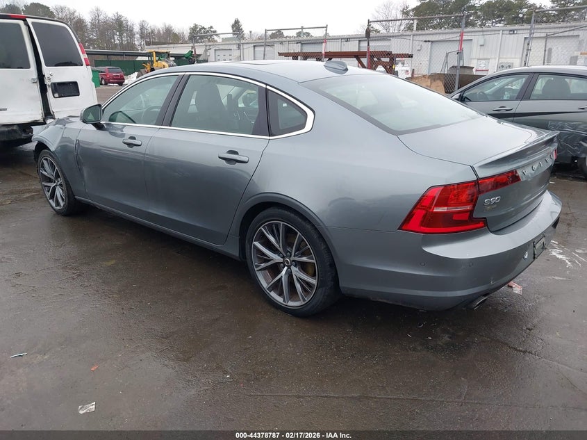 2018 Volvo S90 T5 Momentum