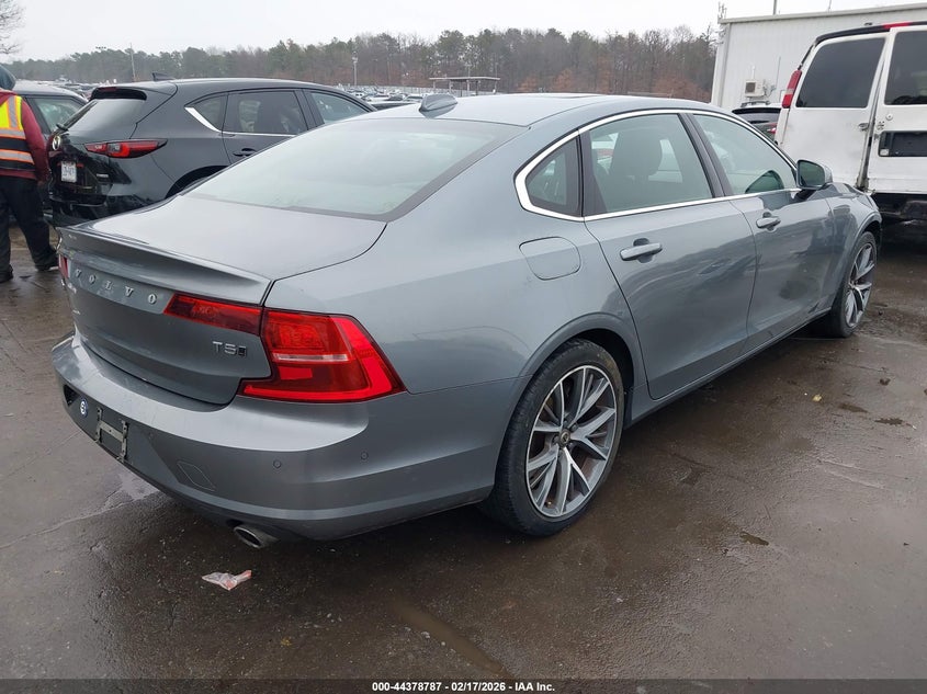 2018 Volvo S90 T5 Momentum