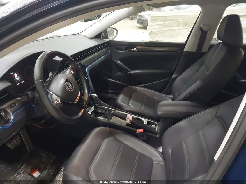 2020 Volkswagen Passat 2.0T R-Line