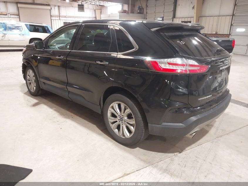 2022 Ford Edge Titanium