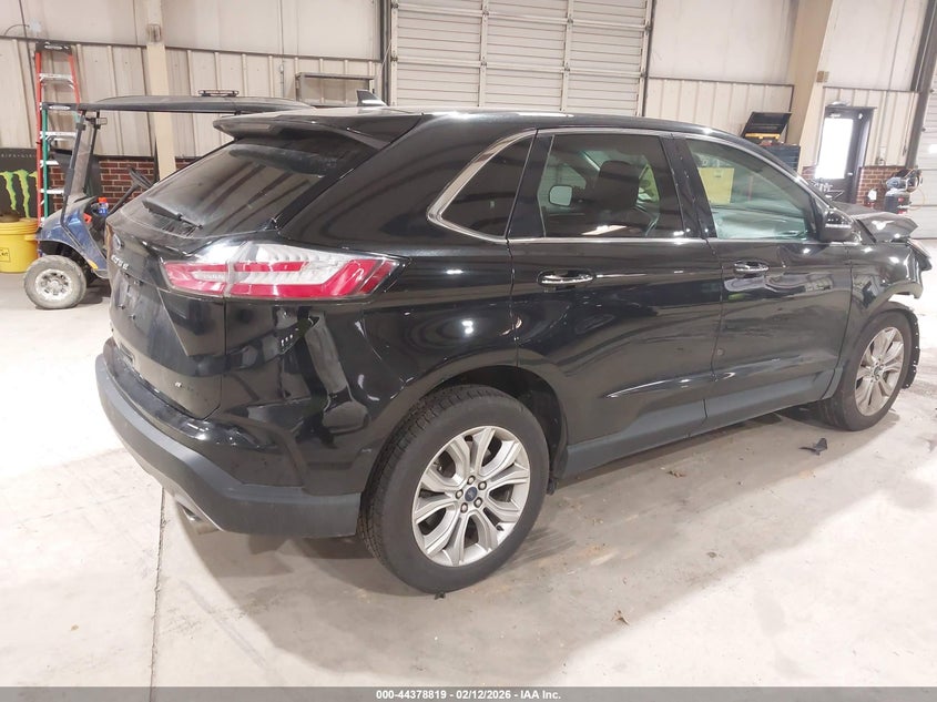 2022 Ford Edge Titanium