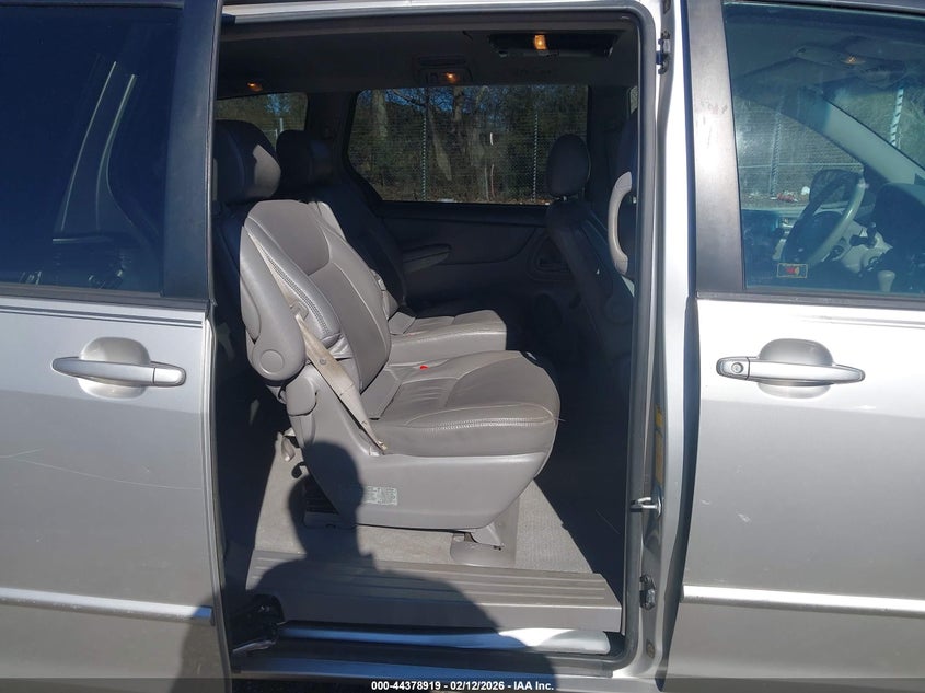 2004 Toyota Sienna Le VIN: 5TDZA23C74S029875 Lot: 44378919