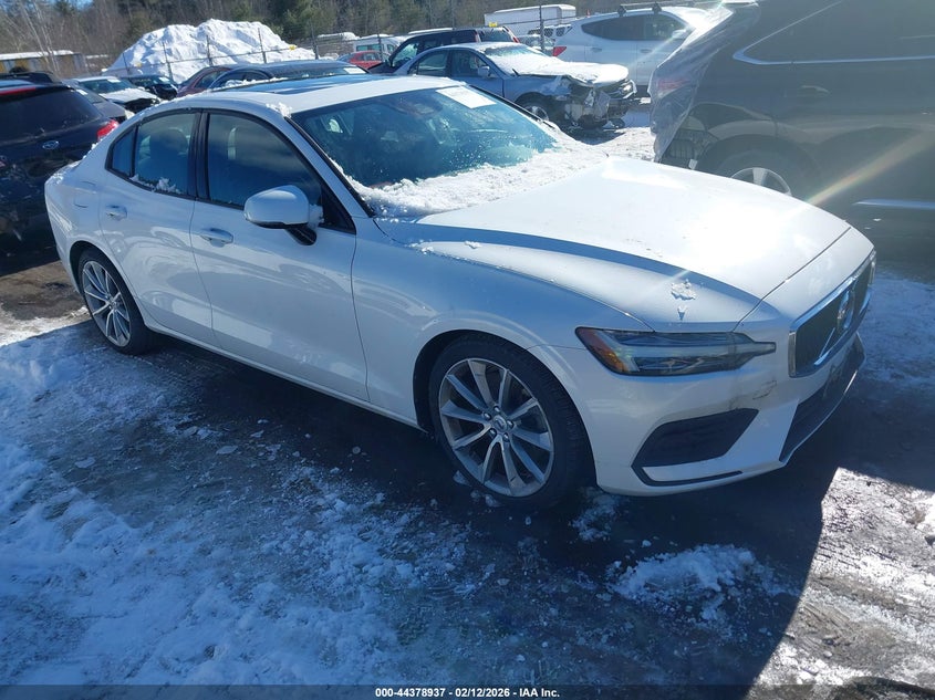 2019 Volvo S60 T6 Momentum