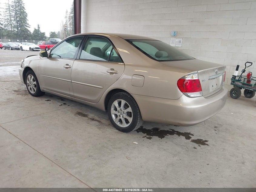 2005 Toyota Camry Le