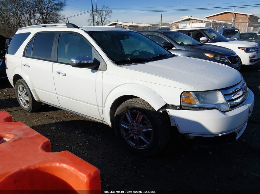1FMDK03W18GA00647 FORD TAURUS X Photo 1