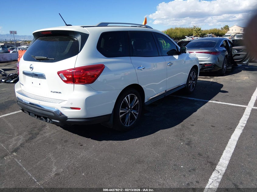2017 Nissan Pathfinder Platinum