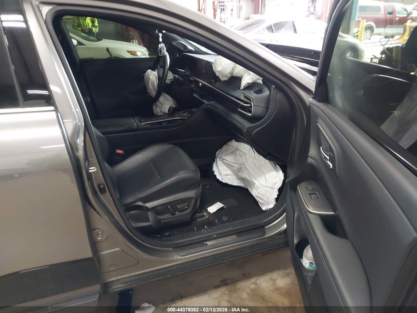 2023 Toyota Crown Platinum