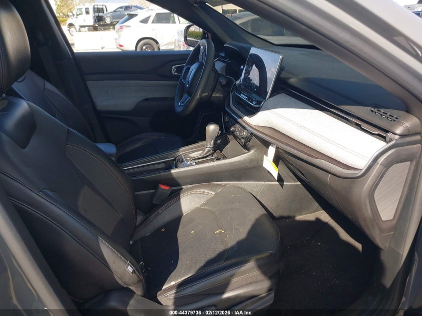 2023 Jeep Compass Latitude Lux Fwd