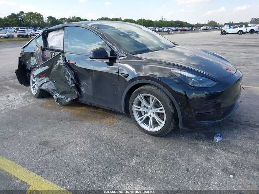 2022 Tesla Model Y Long Range Dual Motor All-Wheel Drive
