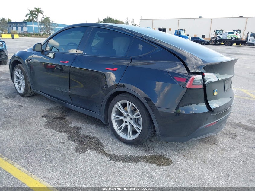 2022 Tesla Model Y Long Range Dual Motor All-Wheel Drive