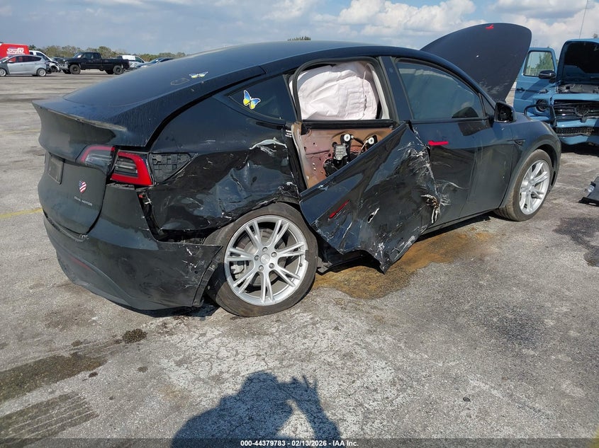 2022 Tesla Model Y Long Range Dual Motor All-Wheel Drive