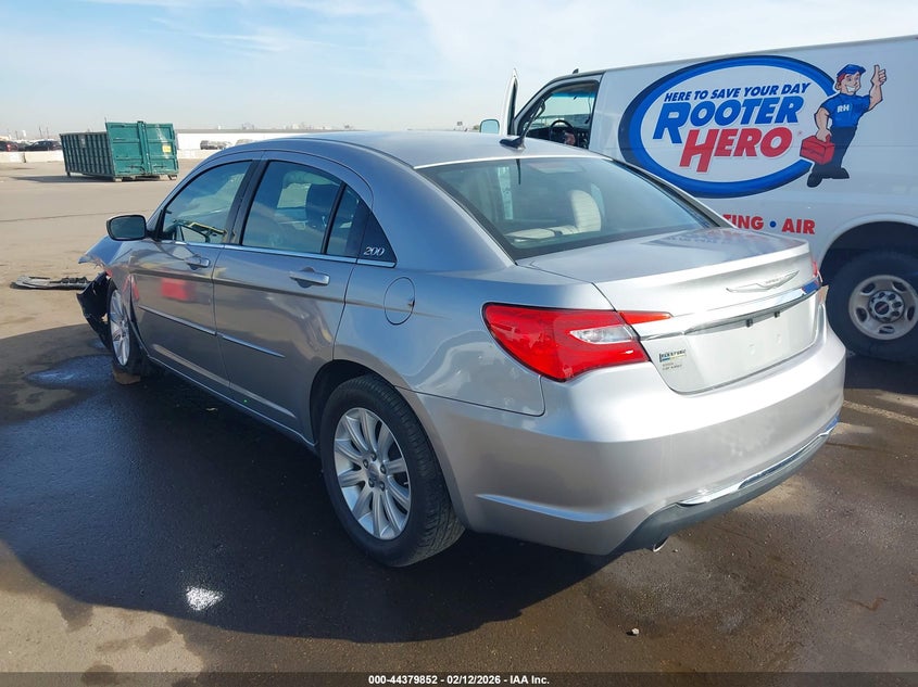 2013 Chrysler 200 Touring