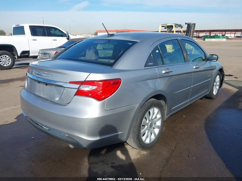2013 Chrysler 200 Touring