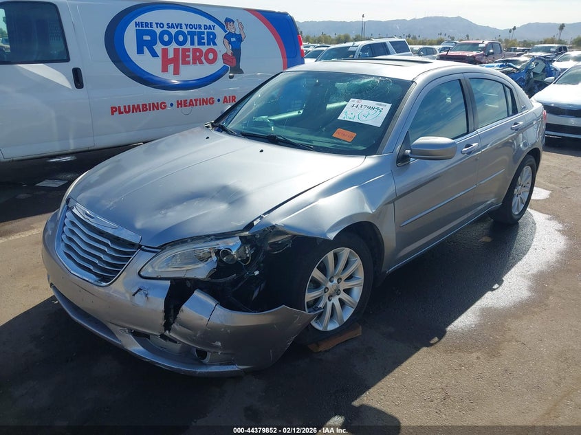 2013 Chrysler 200 Touring